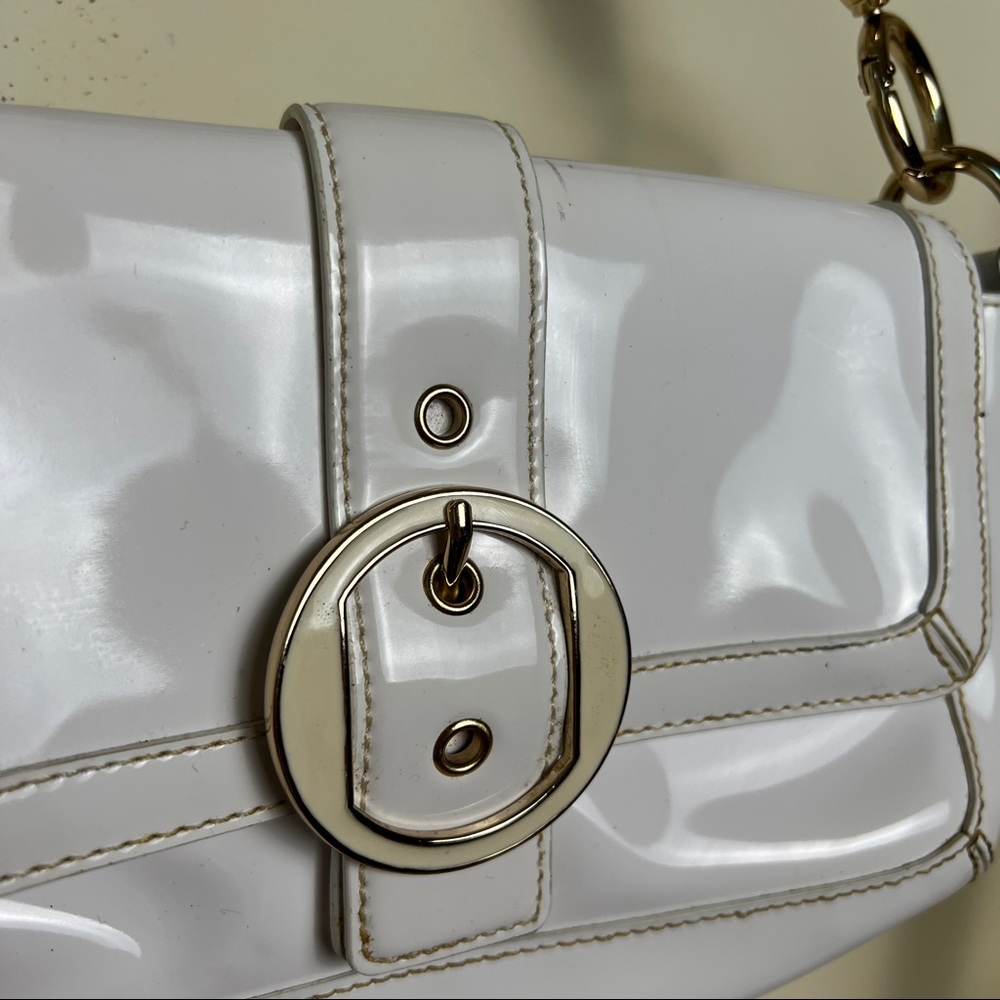 NWT Y2K White Patent Buckled Baguette Bag - Picture 10 of 11